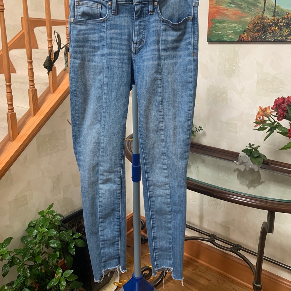 Madewell 9" High-Rise Skinny Crop Jeans: Destructed-Hem Edition, size 26